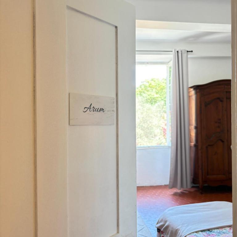 Domaine Du Castellas - Chambre Simple avec Salle de Bains - 1