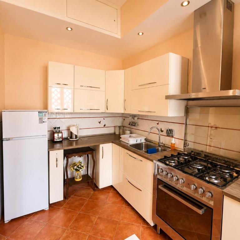 Free parking---5 minutes from the bus stop--- - Appartamento con 3 Camere da Letto - 8