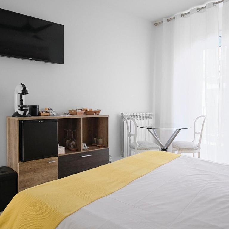 Hostal Puente de Hierro - Habitación Deluxe con cama extragrande - 3