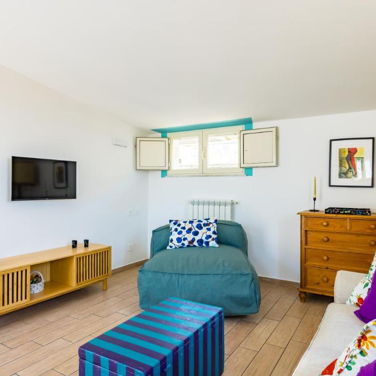 Viewsuvio Two Apartments & Terraces - Three-Bedroom Superior Apartment - 10