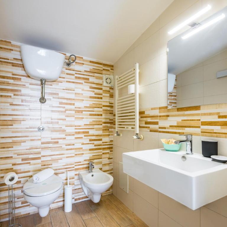 Viewsuvio Two Apartments & Terraces - Three-Bedroom Superior Apartment - 34