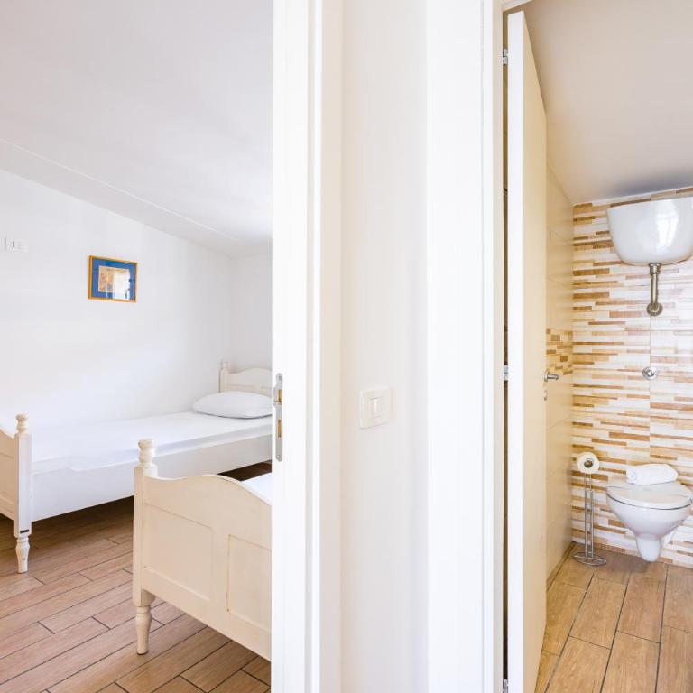 Viewsuvio Two Apartments & Terraces - Three-Bedroom Superior Apartment - 35