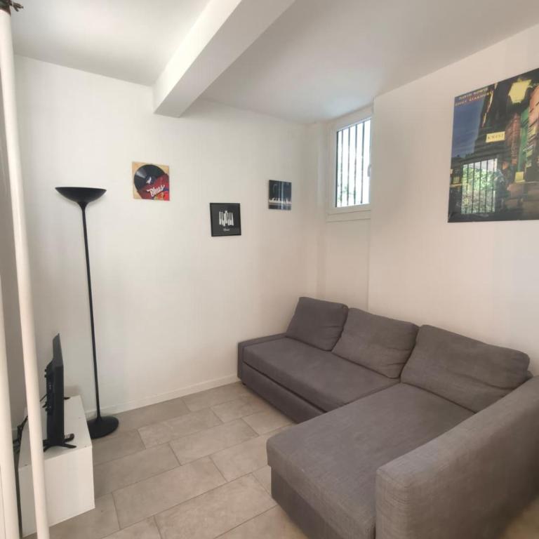Strategic & Large Studio with Self Check In - Fondazione Prada, Milano with AC, Wifi, Washing Machine - Appartamento con 1 Camera da Letto - 15