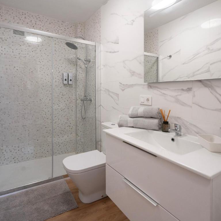 Tenerife Stay Los Cristianos 3 Bedroom Pool Apartment - Apartamento de 3 dormitorios - 11
