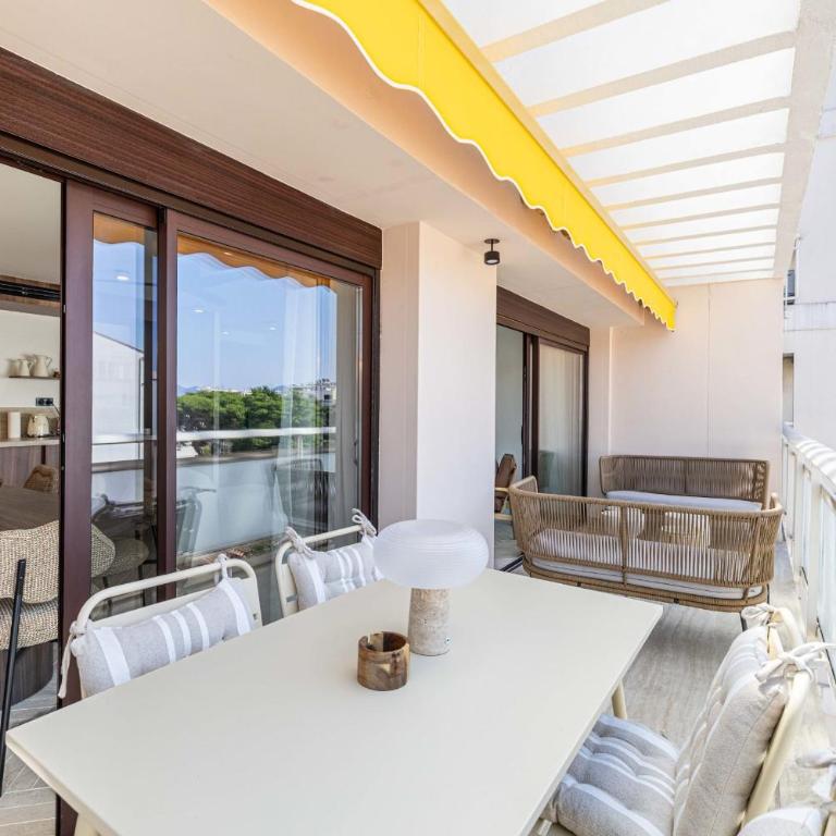 5 CANADA - 3-Bedroom Apartment with Terrace Cannes Carlton - Appartement - 11
