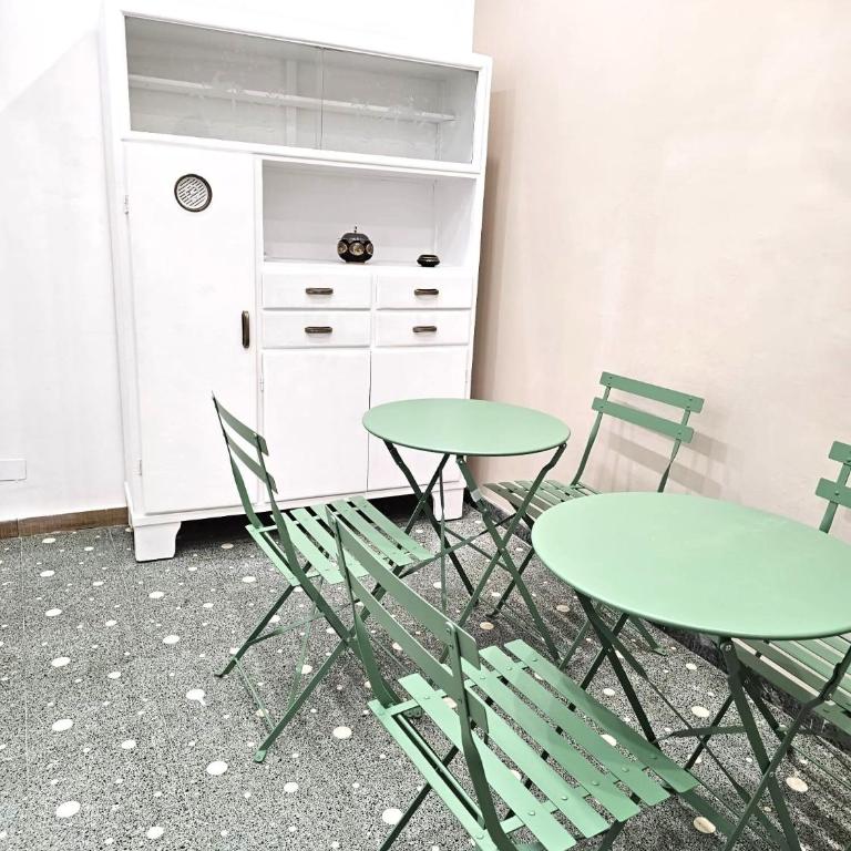 Happy Days Central House - Doppelzimmer mit Balkon - 7