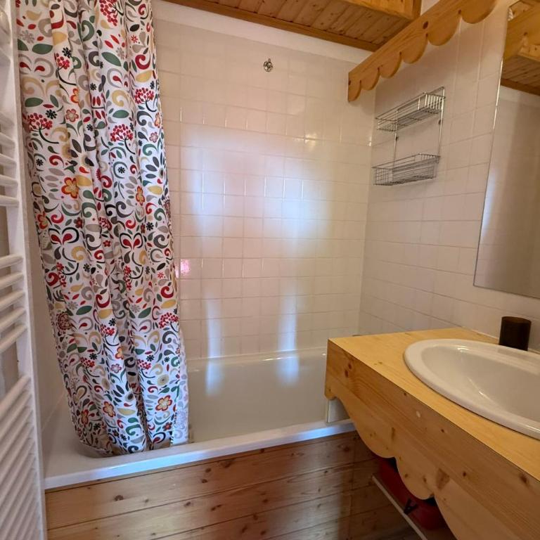 Risoul T4 8 pers Piscine et sauna proche pistes - Appartement - 8