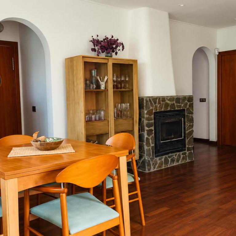 Oceanfront home Parking Wi-Fi AC Barbecue Garden - Three-Bedroom Townhouse - 7