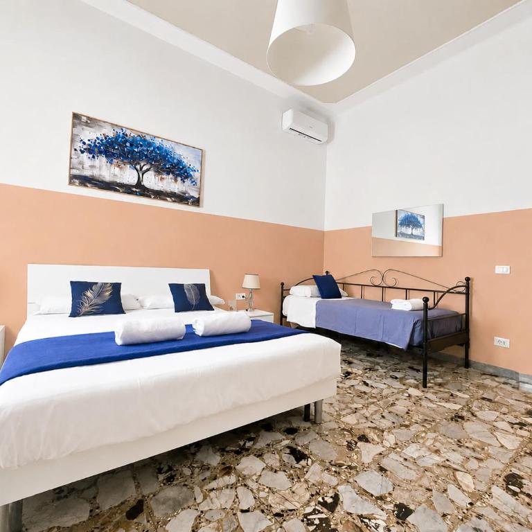 Sweet Life Guesthouse Hospety Group - Camera Tripla con Bagno Privato Esterno - 3