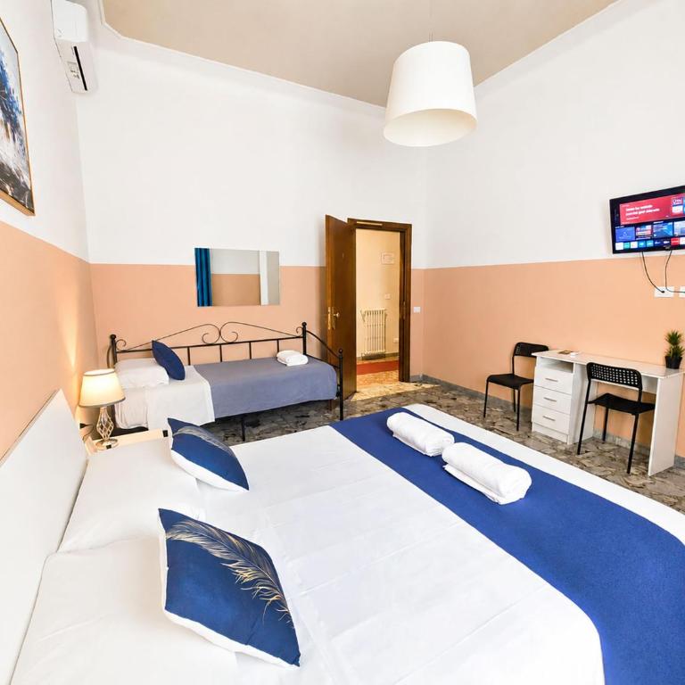 Sweet Life Guesthouse Hospety Group - Camera Tripla con Bagno Privato Esterno - 7