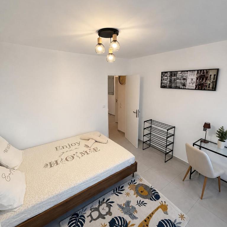 Cozy 2-bedroom apartment with terrace for 4 people - Apartamento Deluxe de 2 dormitorios con vistas al jardín - 3