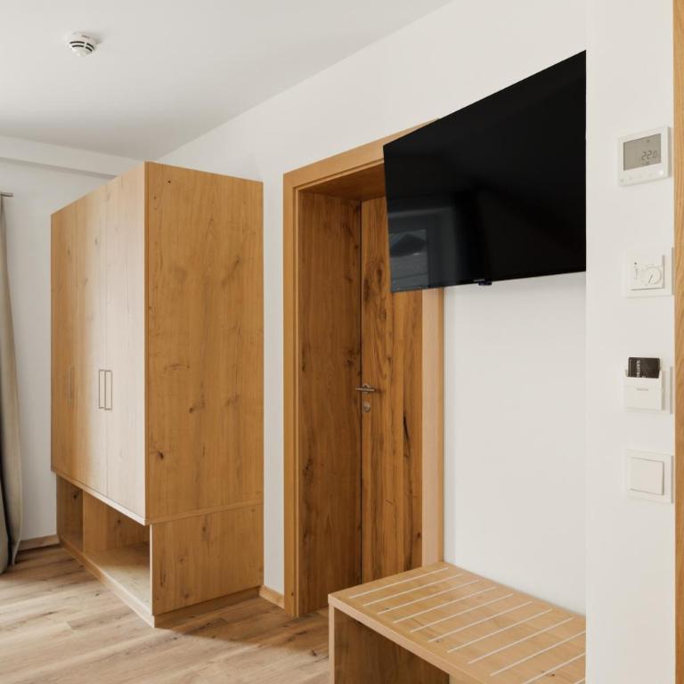 Hotel Lebzelter Straßwalchen, Familien und Business Aufenthalt, Seengebiet, Erlebnispark - Deluxe Doppelzimmer mit Balkon - 8