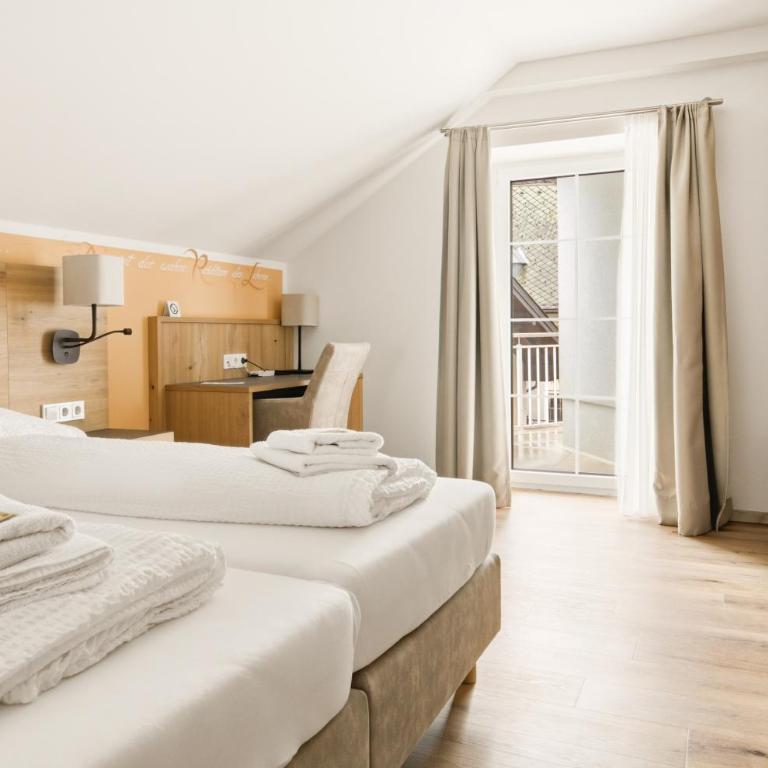 Hotel Lebzelter Straßwalchen, Familien und Business Aufenthalt, Seengebiet, Erlebnispark - Deluxe Doppelzimmer mit Balkon - 5