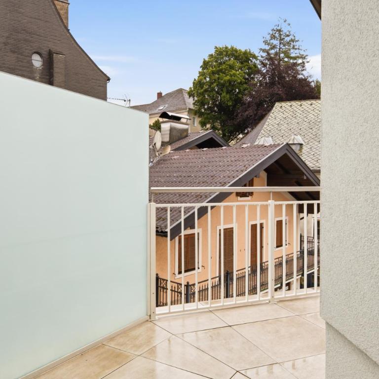 Hotel Lebzelter Straßwalchen, Familien und Business Aufenthalt, Seengebiet, Erlebnispark - Deluxe Doppelzimmer mit Balkon - 3