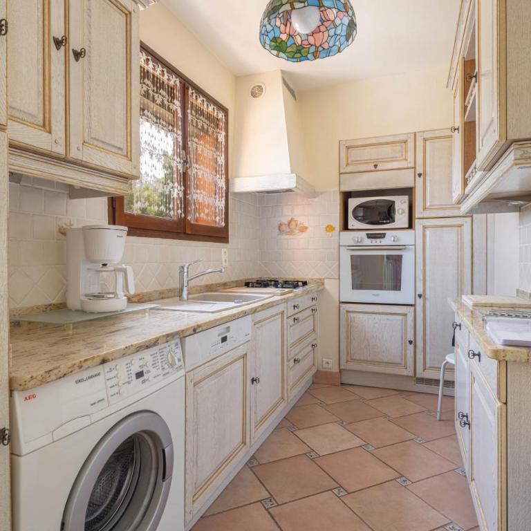 Vue de carte postale et piscine ! - Apartamento Superior con vistas a la ciudad - 8