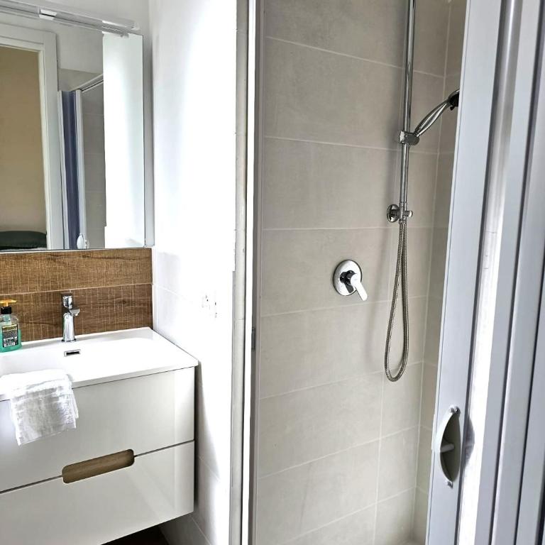 Happy Days Central House - Doppelzimmer mit Balkon - 9