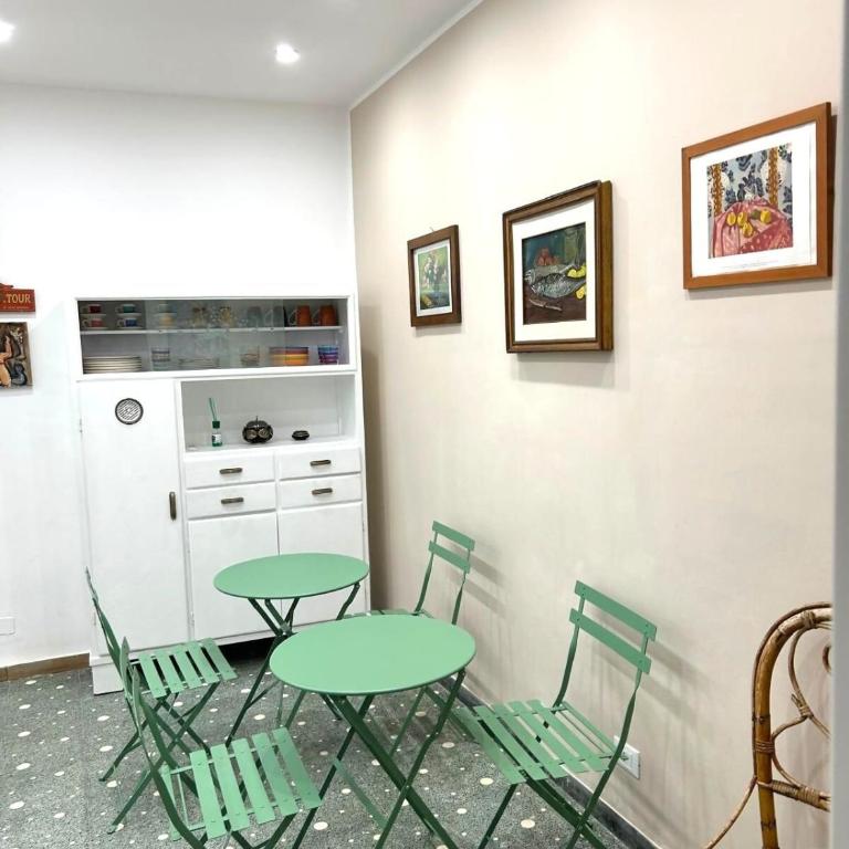 Happy Days Central House - Doppelzimmer mit Balkon - 12