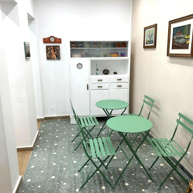 Happy Days Central House - Doppelzimmer mit Balkon - 13