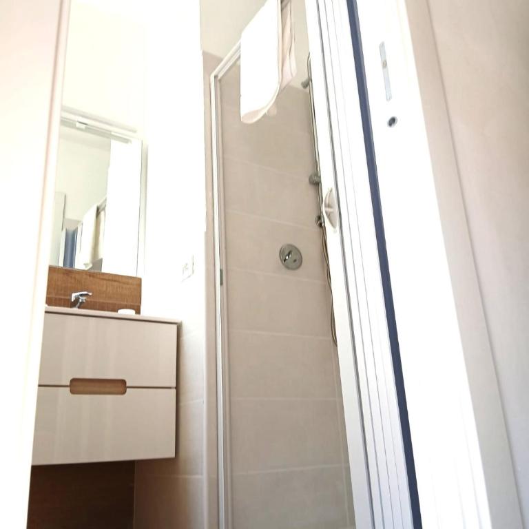 Happy Days Central House - Doppelzimmer mit Balkon - 26