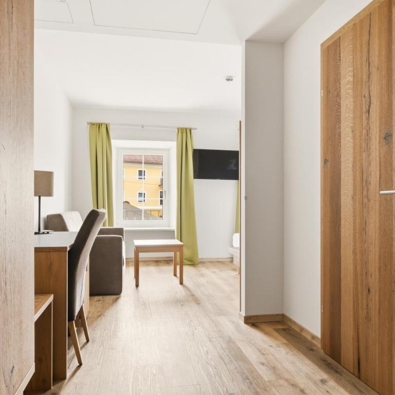 Hotel Lebzelter Straßwalchen, Familien und Business Aufenthalt, Seengebiet, Erlebnispark - Doppelzimmer - barrierefrei - 3