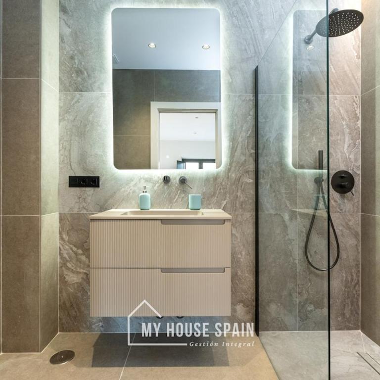 MyHouseSpain - Luminoso Ático Duplex en Gijón - Apartamento de 3 dormitorios Premium - 12