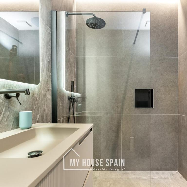 MyHouseSpain - Luminoso Ático Duplex en Gijón - Apartamento de 3 dormitorios Premium - 42
