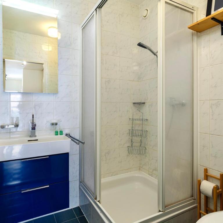 Large Terrace, 2-Bedroom Apartment in Geneva - Appartement 2 Chambres - 59