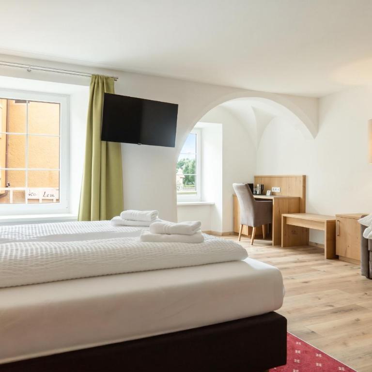 Hotel Lebzelter Straßwalchen, Familien und Business Aufenthalt, Seengebiet, Erlebnispark - Junior Suite für Familien - 3