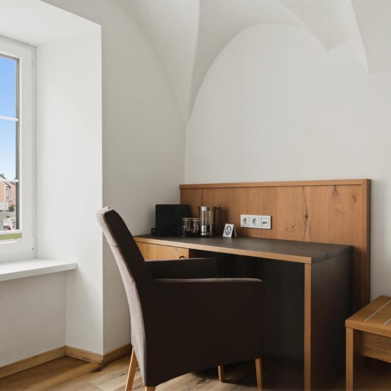 Hotel Lebzelter Straßwalchen, Familien und Business Aufenthalt, Seengebiet, Erlebnispark - Junior Suite für Familien - 5