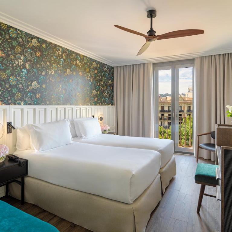 H10 Casanova - Habitación Doble Deluxe con balcón - 1 o 2 camas - 1