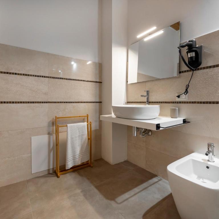 Fried-Rich boutique suites Ortigia - Camera Matrimoniale con Vasca Idromassaggio - 1
