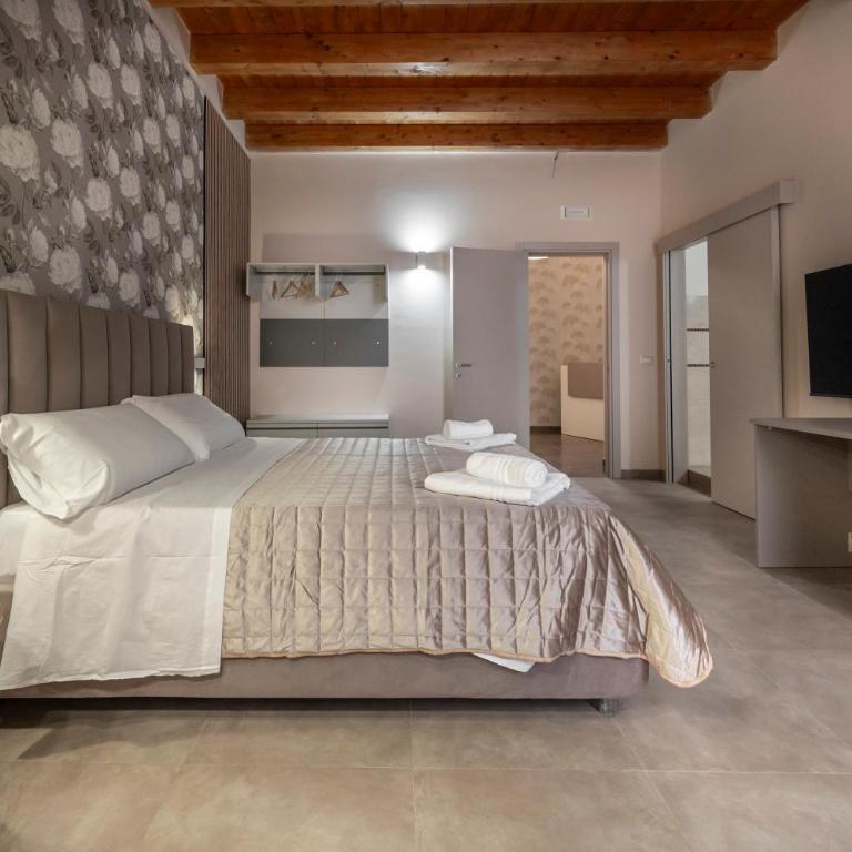 Fried-Rich boutique suites Ortigia - Camera Matrimoniale con Vasca Idromassaggio - 7
