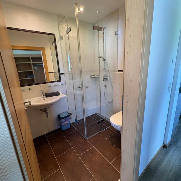 Alpen-Apart - Apartment mit 1 Schlafzimmer, Balkon und Bergblick - 4
