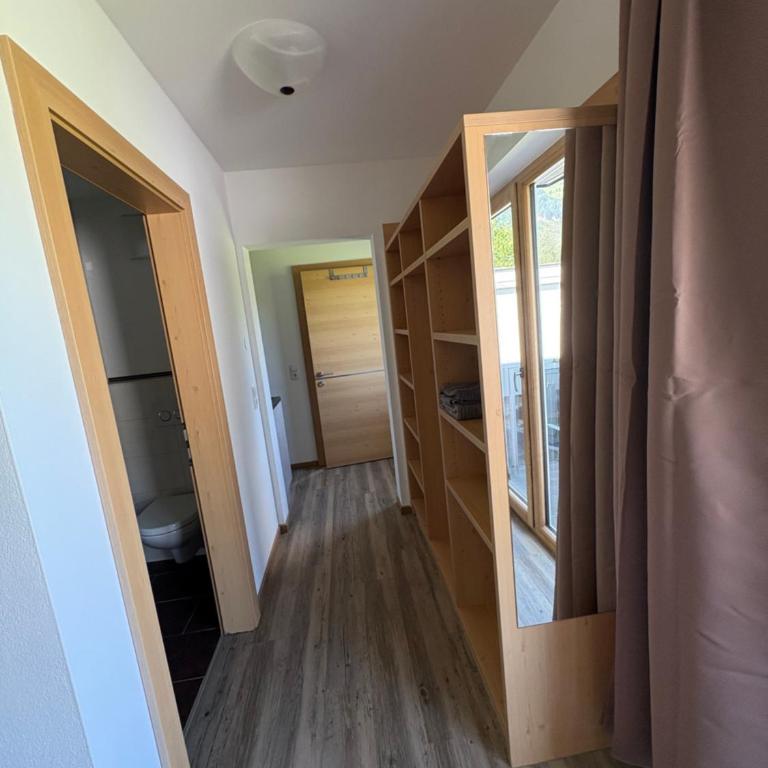 Alpen-Apart - Apartment mit 1 Schlafzimmer, Balkon und Bergblick - 5