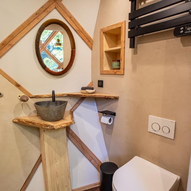 La Pomme de Pin Perchée, cabane romantique pour 2 - Appartement avec Douche - 29