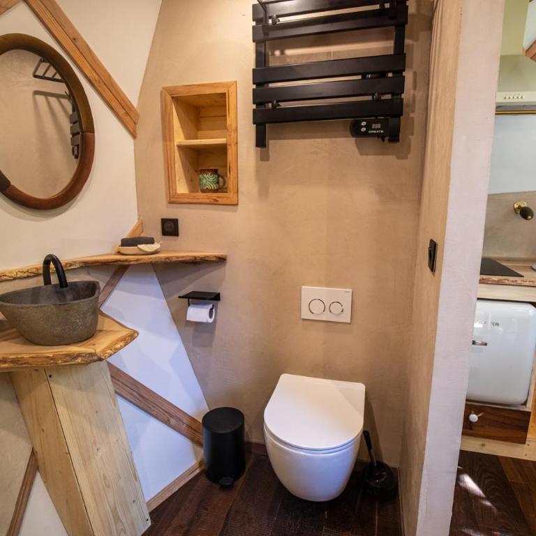 La Pomme de Pin Perchée, cabane romantique pour 2 - Appartement avec Douche - 16