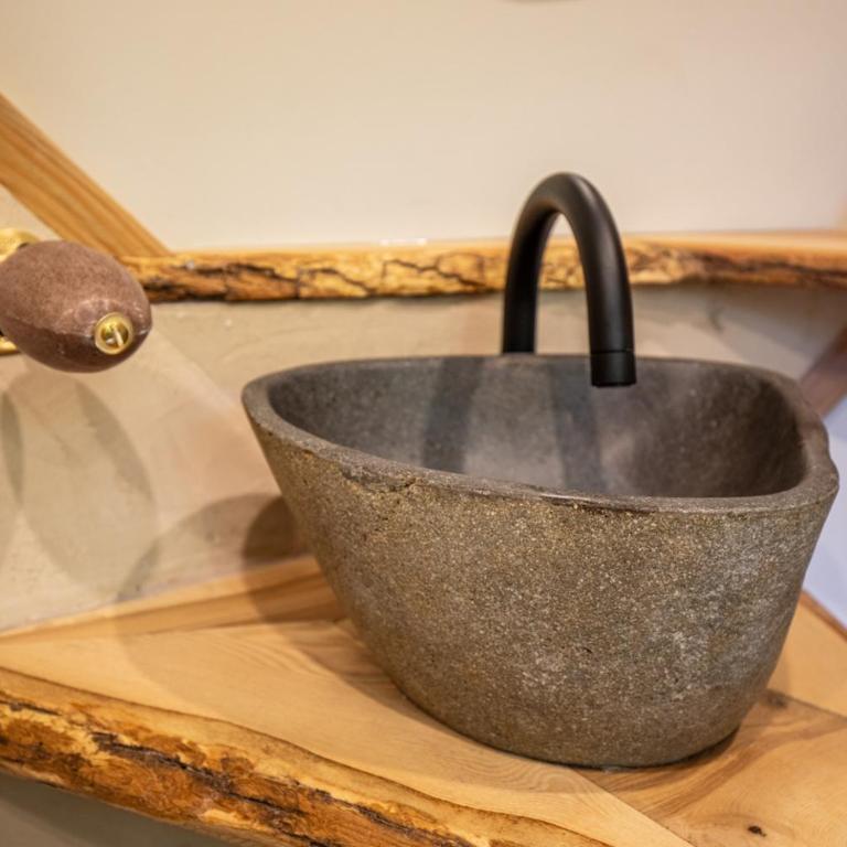 La Pomme de Pin Perchée, cabane romantique pour 2 - Appartement avec Douche - 26