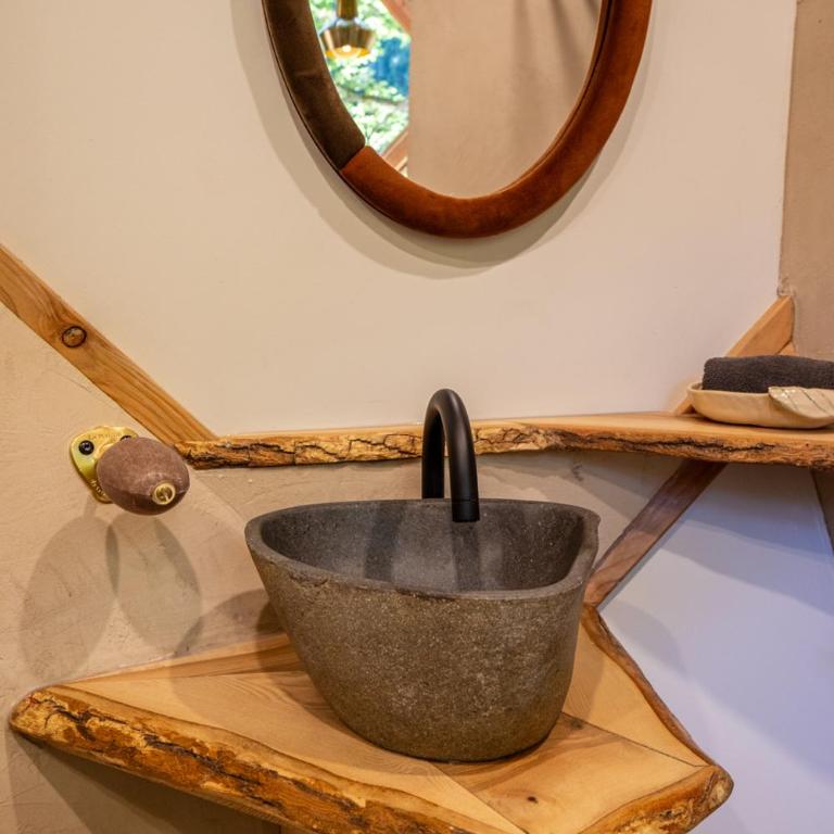 La Pomme de Pin Perchée, cabane romantique pour 2 - Appartement avec Douche - 34