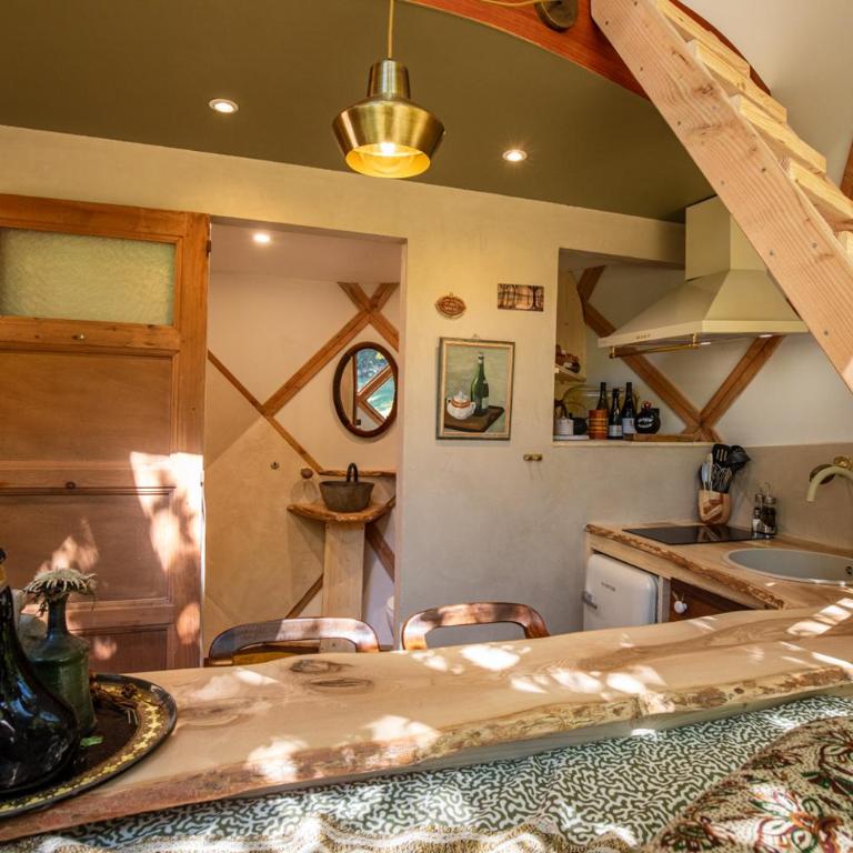 La Pomme de Pin Perchée, cabane romantique pour 2 - Appartement avec Douche - 43