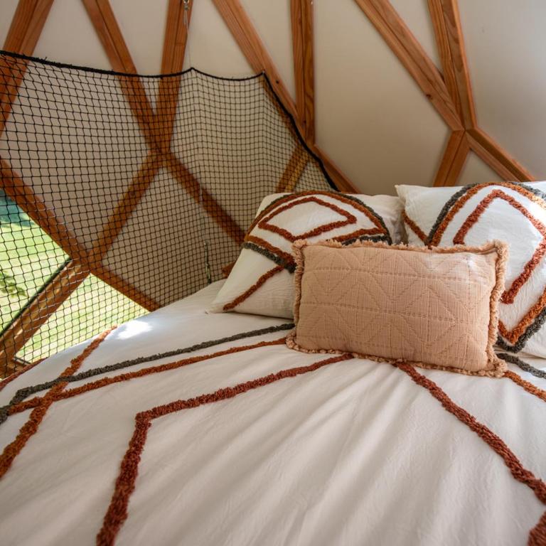 La Pomme de Pin Perchée, cabane romantique pour 2 - Appartement avec Douche - 51