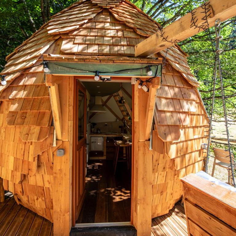 La Pomme de Pin Perchée, cabane romantique pour 2 - Appartement avec Douche - 13