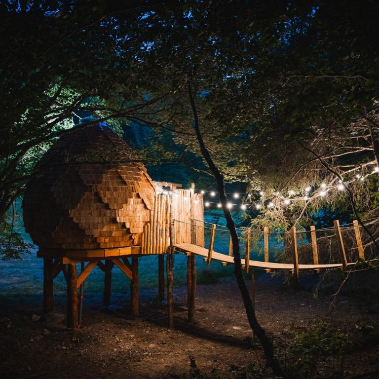 La Pomme de Pin Perchée, cabane romantique pour 2 - Appartement avec Douche - 9
