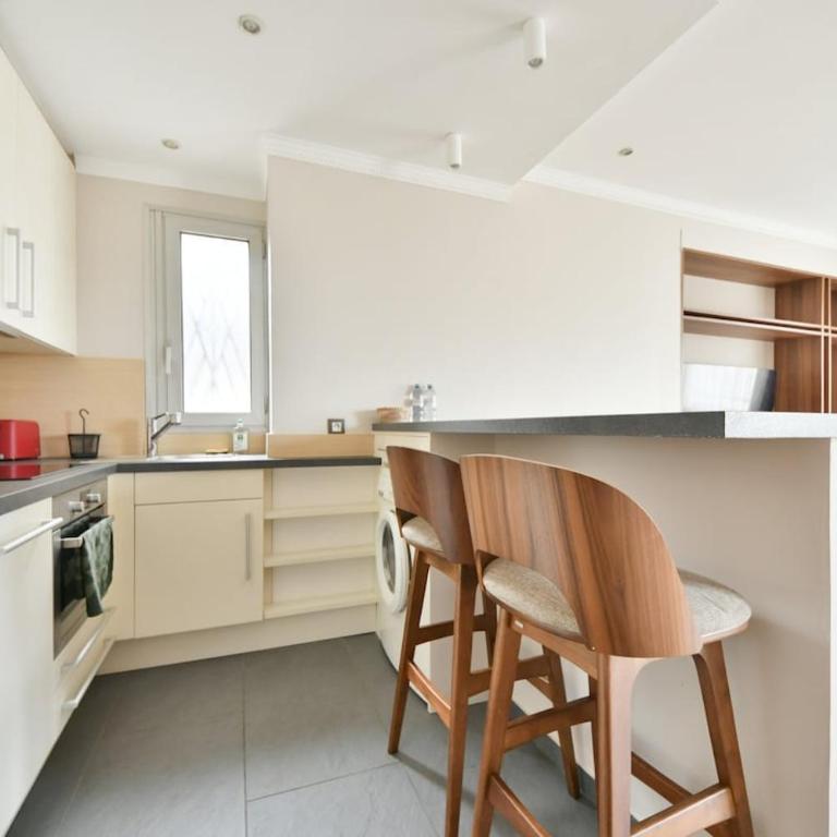 Eiffel Tower View - Apartamento de 1 dormitorio - 16