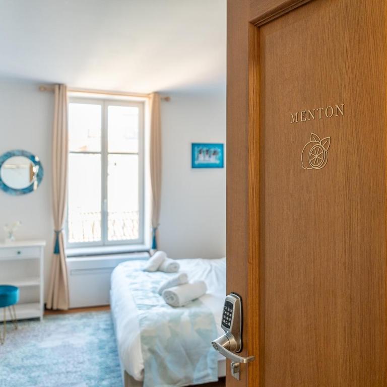 Studio Menton - 22m2 and Bureau - Centre Cannes - Appartement 1 Chambre - 31