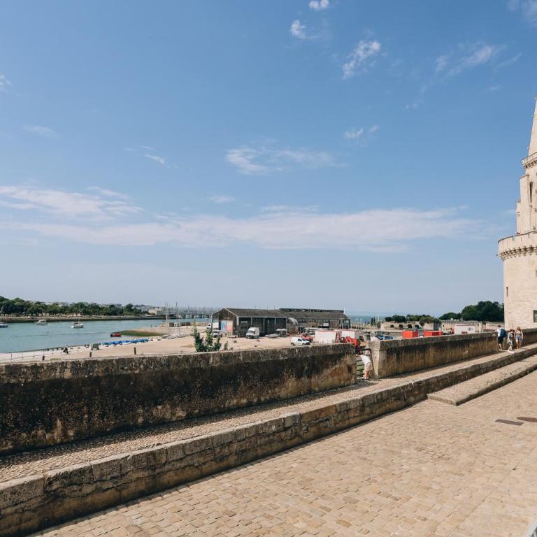 Vue mer, sur le port, près des tours - Apartment - 7