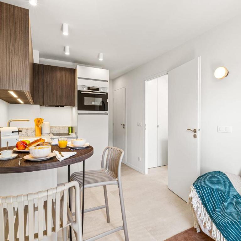 CARABACEL - One room Suite AC and Balcony - Apartamento - 5