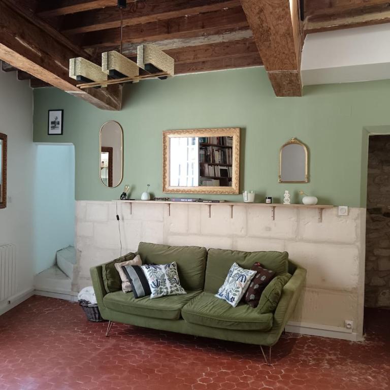 Maison Arlésienne à l'esprit bohème - Three-Bedroom House - 1