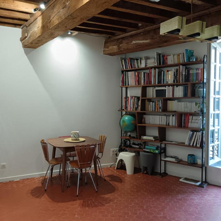 Maison Arlésienne à l'esprit bohème - Three-Bedroom House - 9