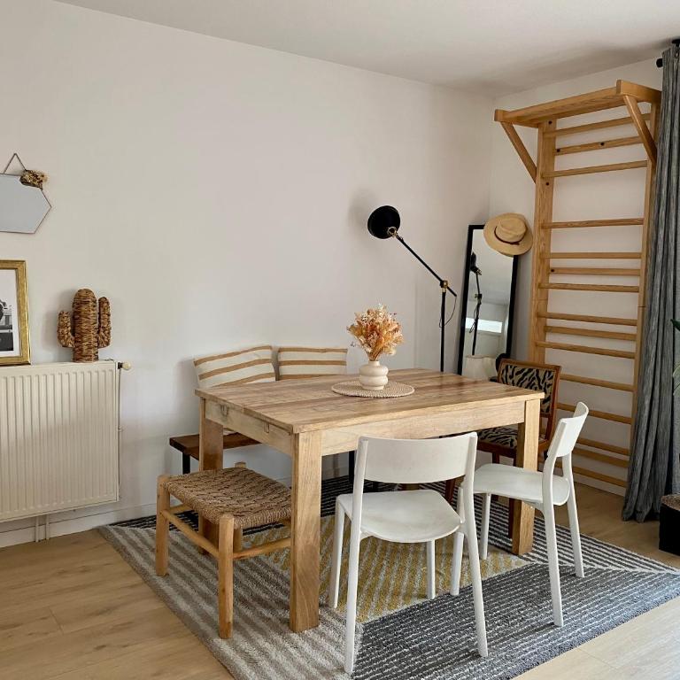 Confortable Maison & Terrasse - Plage à 2km - Maison 3 Chambres - 4