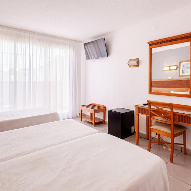 Bakour Costa Brava - Habitación Triple Confort - 6